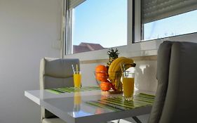 Mihaela Studio Apartmans 150M Near The Beach