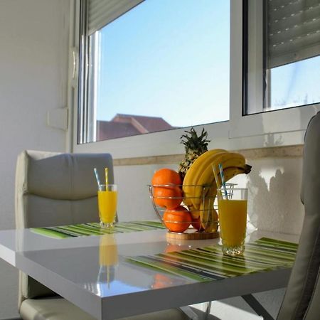 Mihaela Studio Apartmans 150M Near The Beach Kaštela Eksteriør bilde