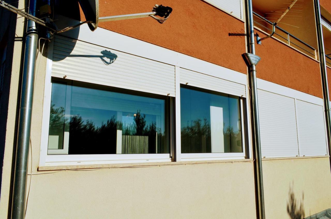 Mihaela Studio Apartmans 150M Near The Beach Kaštela Eksteriør bilde