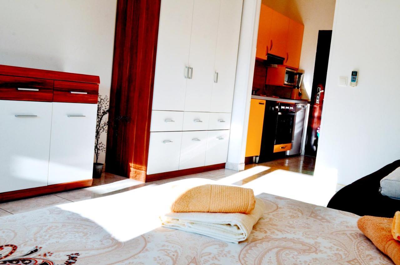 Mihaela Studio Apartmans 150M Near The Beach Kaštela Eksteriør bilde