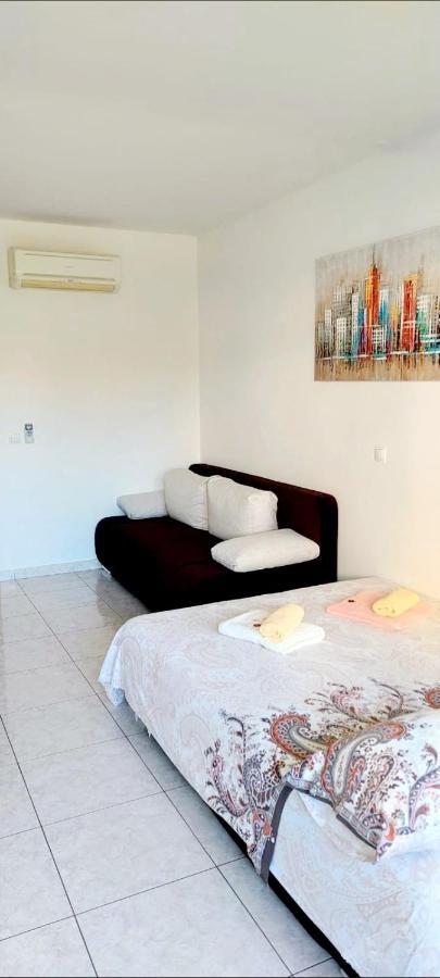 Mihaela Studio Apartmans 150M Near The Beach Kaštela Eksteriør bilde