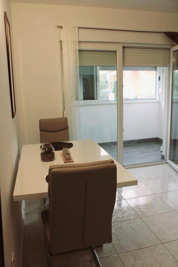 Mihaela Studio Apartmans 150M Near The Beach Kaštela Eksteriør bilde