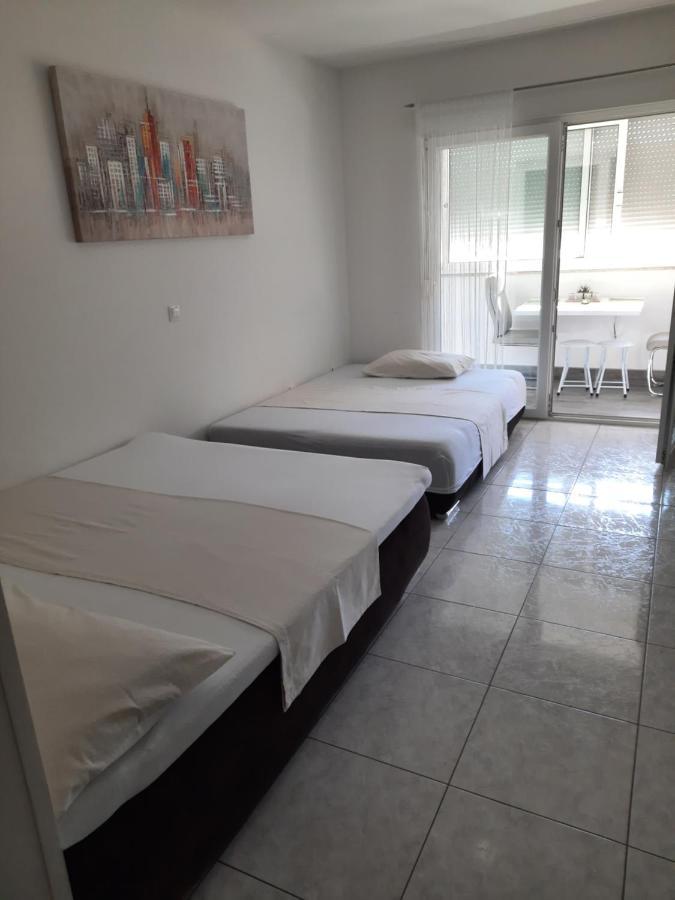 Mihaela Studio Apartmans 150M Near The Beach Kaštela Eksteriør bilde