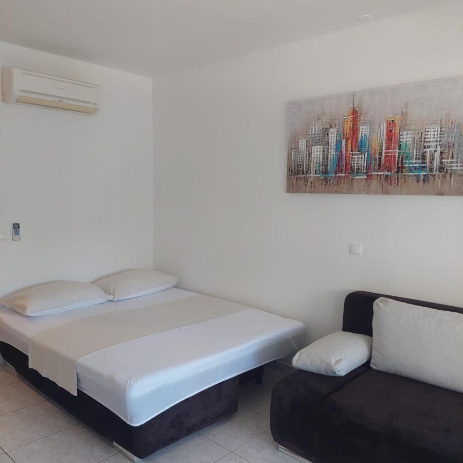 Mihaela Studio Apartmans 150M Near The Beach Kaštela Eksteriør bilde